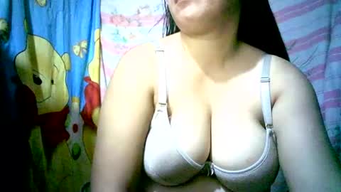 Snapshot of asian_fantasm21 chatting on 08-10-26, 01:09 Mica online show from 08-10-26, 01:09