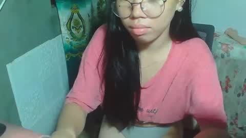 Snapshot of asian_rhean chatting on 01-24-25, 12:31 Rhean online show from 01-24-25, 12:31