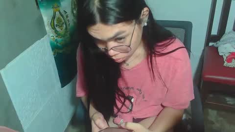 Snapshot of asian_rhean chatting on 02-05-25, 07:53 Rhean online show from 02-05-25, 07:53