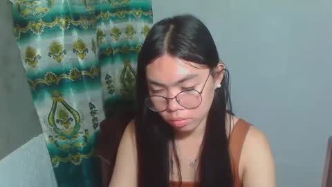 Snapshot of asian_rhean chatting on 02-23-25, 08:33 Rhean online show from 02-23-25, 08:33