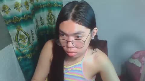 Snapshot of asian_rhean chatting on 03-09-25, 09:03 Rhean online show from 03-09-25, 09:03