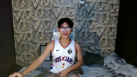 Snapshot of asian_wayne chatting on 12-05-24, 01:28 wayne online show from 12-05-24, 01:28