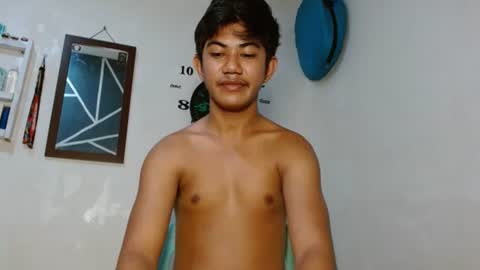 Snapshot of asiancockhero22 chatting on 10-28-25, 12:47 HERO online show from 10-28-25, 12:47