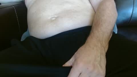 Snapshot of asiancouple32 chatting on 12-20-24, 06:35 Jay online show from 12-20-24, 06:35