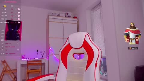 Snapshot of askcaroline chatting on 12-23-24, 10:53 Caroline online show from 12-23-24, 10:53