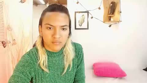 Snapshot of aslyhernandez chatting on 01-29-25, 11:41 ASLY online show from 01-29-25, 11:41