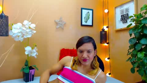 Snapshot of aslyhernandez chatting on 10-11-25, 02:15 ASLY online show from 10-11-25, 02:15