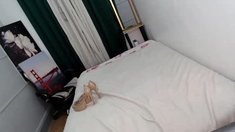 Snapshot of asmodeus_daughter chatting on 12-21-24, 07:35 Margaux Miller online show from 12-21-24, 07:35