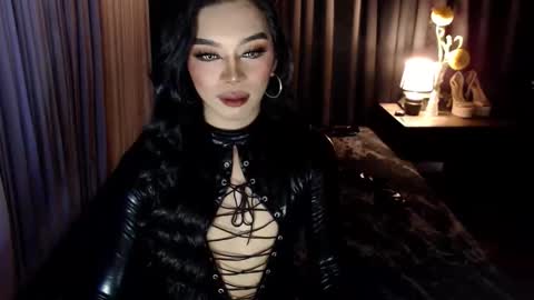 Snapshot of asmodeus_daughter chatting on 09-30-25, 04:45 Margaux Miller online show from 09-30-25, 04:45