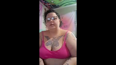 Snapshot of asserolee chatting on 02-13-26, 02:57 Cassie online show from 02-13-26, 02:57