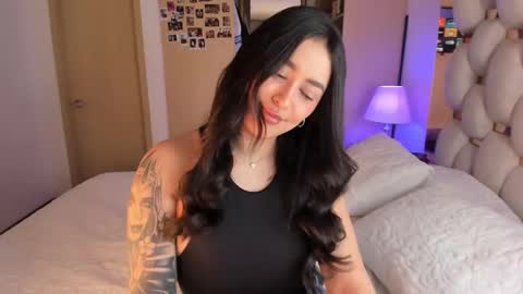 Snapshot of asshley__ chatting on 02-11-25, 04:11 Ashley online show from 02-11-25, 04:11