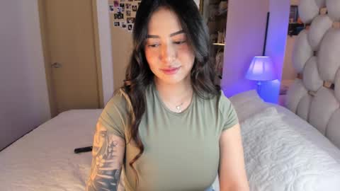 Snapshot of asshley__ chatting on 02-23-25, 09:37 Ashley online show from 02-23-25, 09:37