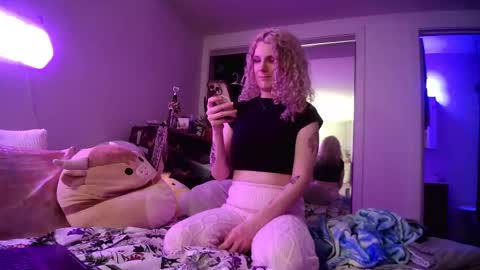 AstoriaLove online show from 02-15-25, 02:58