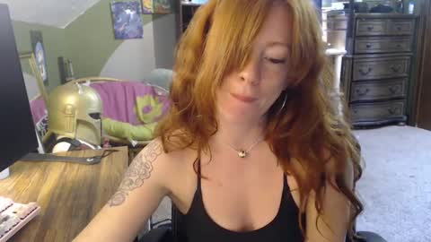 Snapshot of astraeasiren chatting on 09-12-25, 05:46 AstraeaSiren online show from 09-12-25, 05:46