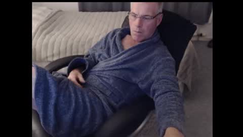 Snapshot of astrajman chatting on 10-09-25, 05:44 horny older online show from 10-09-25, 05:44