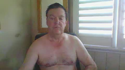 Snapshot of astute008 chatting on 11-18-25, 03:01 astute008 online show from 11-18-25, 03:01