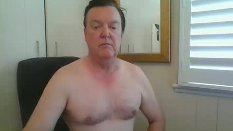 Snapshot of astute008 chatting on 11-26-25, 01:17 astute008 online show from 11-26-25, 01:17