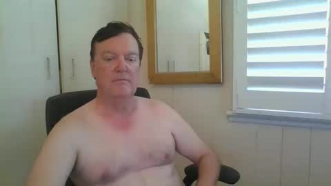 Snapshot of astute008 chatting on 11-27-25, 01:29 astute008 online show from 11-27-25, 01:29