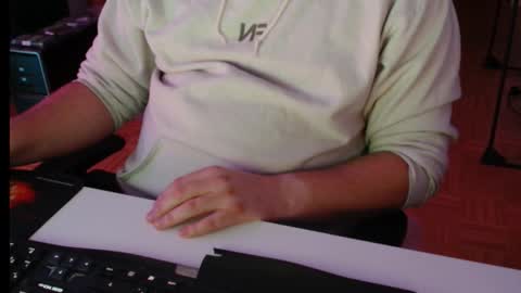 Snapshot of asullan chatting on 10-25-25, 11:21 Leo online show from 10-25-25, 11:21