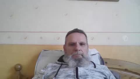 Snapshot of atatanka chatting on 12-16-25, 12:21 atatanka online show from 12-16-25, 12:21