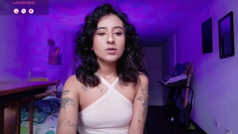 Atenea online show from 11-25-25, 07:58