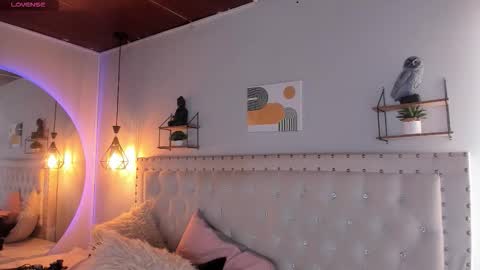 ATENEA online show from 11-20-25, 01:44