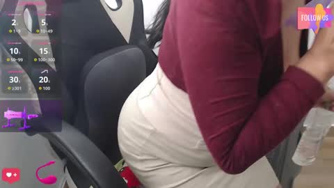 Snapshot of atenea_xxxx chatting on 10-08-25, 04:04 atenea  online show from 10-08-25, 04:04