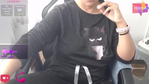 Snapshot of atenea_xxxx chatting on 10-19-25, 05:13 atenea  online show from 10-19-25, 05:13