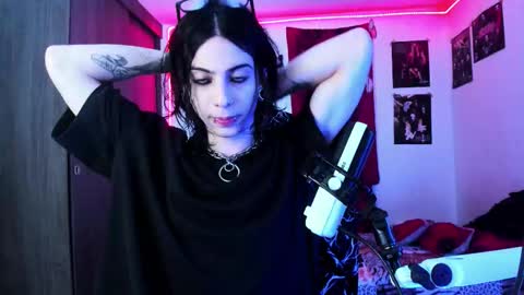 Snapshot of atheneoo_ chatting on 10-06-25, 04:43 athenauwu online show from 10-06-25, 04:43