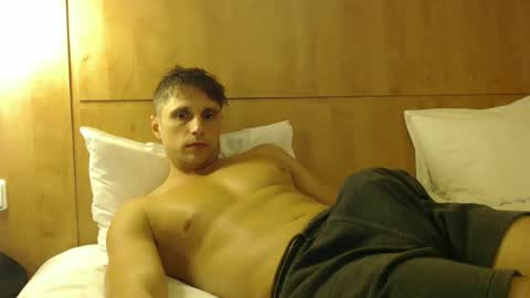 Snapshot of athleteguy55555 chatting on 10-17-25, 07:49 tommycb55555 online show from 10-17-25, 07:49