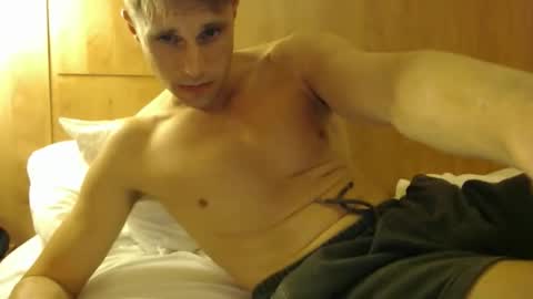 Snapshot of athleteguy55555 chatting on 10-19-25, 07:25 tommycb55555 online show from 10-19-25, 07:25