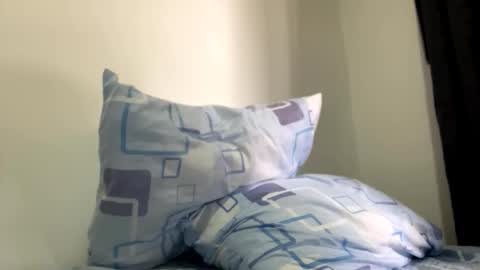 Robin online show from 10-12-25, 04:50