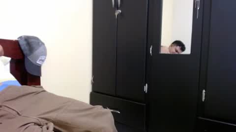 Robin online show from 12-19-25, 03:02