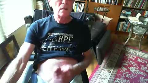 Snapshot of atlhung9 chatting on 10-18-25, 10:10 Atlhung9 online show from 10-18-25, 10:10