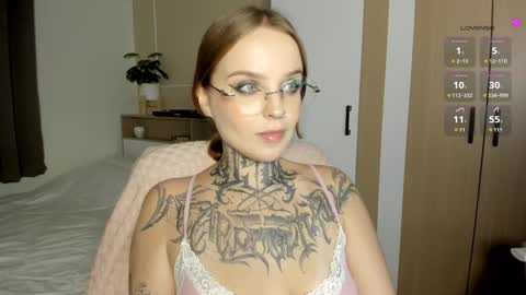 online every day between 10am-23pm online show from 02-03-25, 01:08