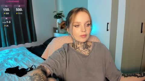 online every day between 10am-23pm online show from 02-11-25, 07:44