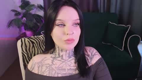 online every day between 10am-23pm online show from 02-24-26, 09:07