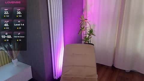 Eve or Dora the Sexplorer D online show from 10-22-25, 12:05