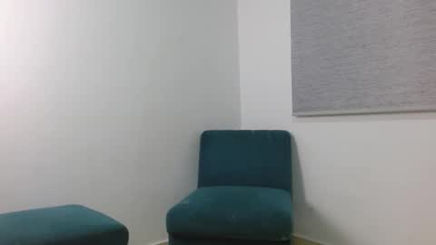 Snapshot of aura_deep_hot chatting on 09-21-25, 09:27 Aura online show from 09-21-25, 09:27