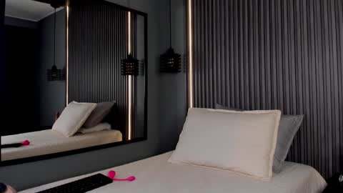 Aura online show from 01-29-25, 07:00