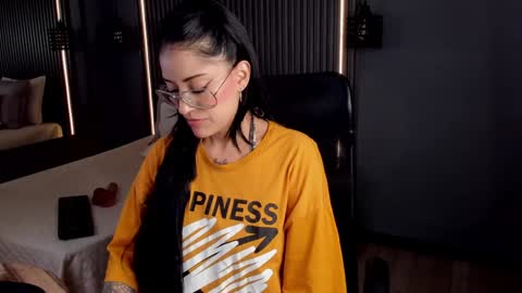 Aura online show from 01-30-25, 04:02