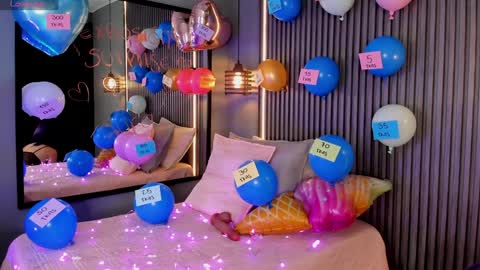 Aura online show from 02-07-25, 01:22