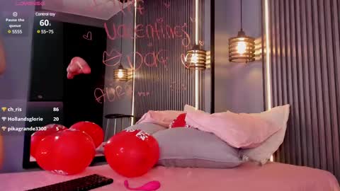 Aura online show from 02-15-25, 04:12