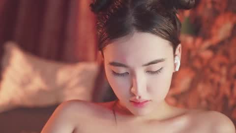 Snapshot of auromora chatting on 12-20-24, 06:13 Nayeon online show from 12-20-24, 06:13