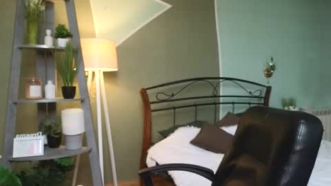 Aurora online show from 03-05-25, 10:22