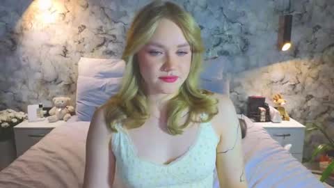 Kate online show from 11-10-25, 05:23