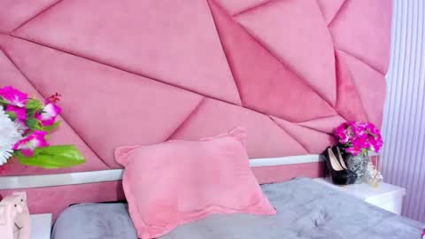 Aurora online show from 02-25-26, 12:37