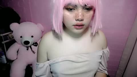 cute online show from 11-20-25, 03:18