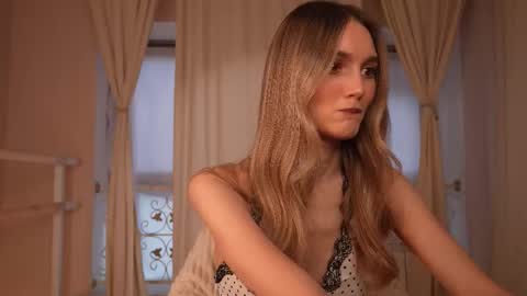 Snapshot of aurora_the_ballerina chatting on 10-28-25, 06:50 Aurora online show from 10-28-25, 06:50