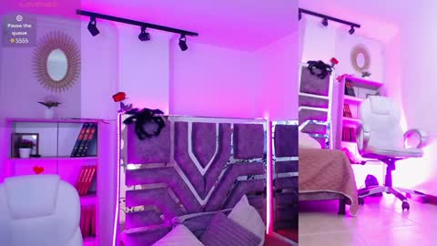 Snapshot of aurora_thomas chatting on 12-04-24, 02:37 Aurora online show from 12-04-24, 02:37